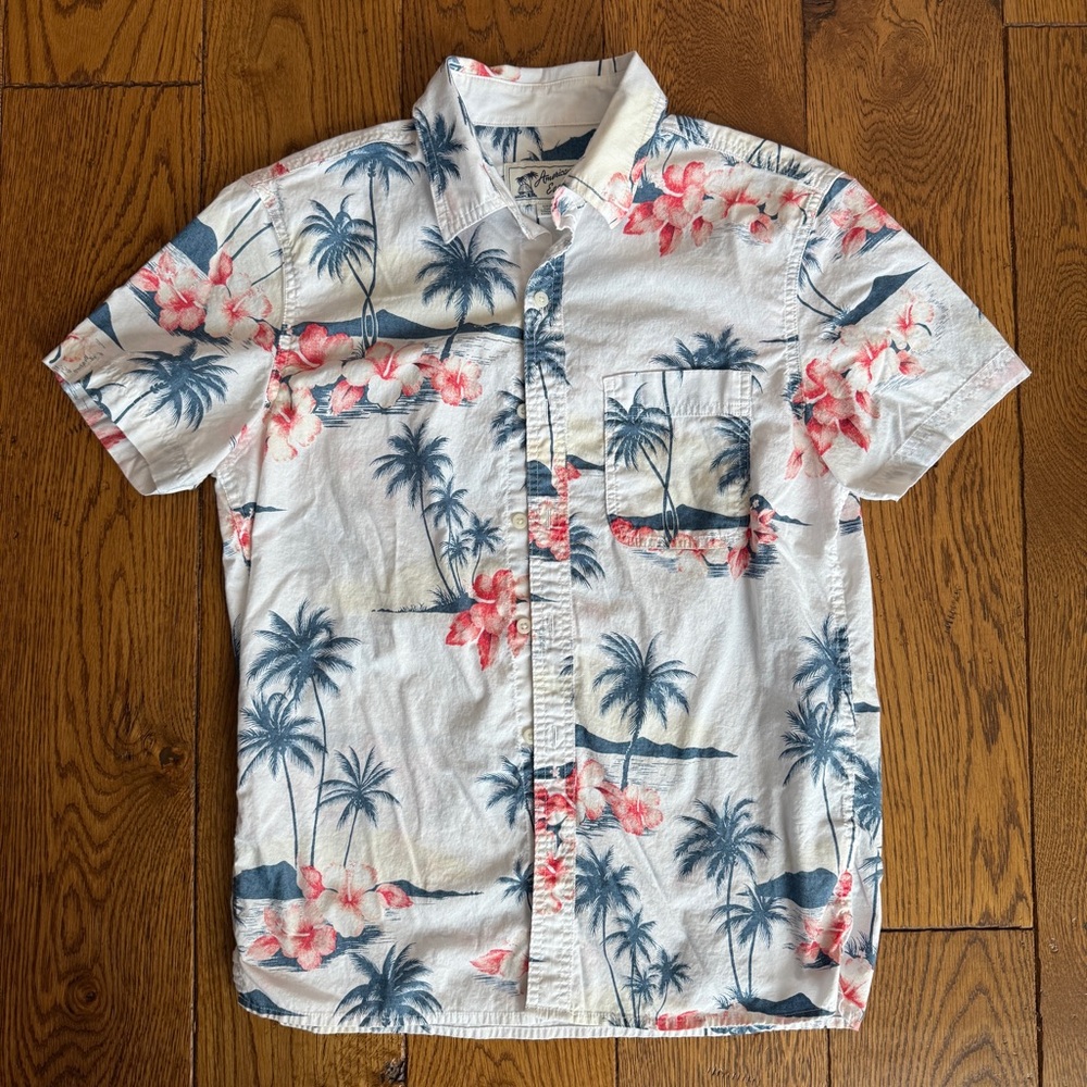 American Eagle Men’s Tropical Hawaiian Shirt, Size S